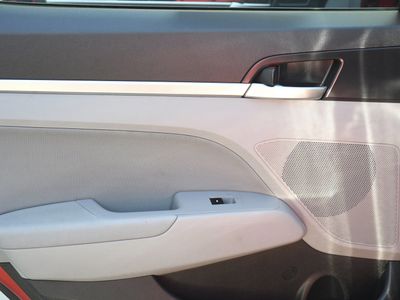 2020 Hyundai Elantra - Photo 22