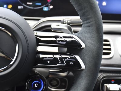 2025 Mercedes-Benz GLS - Photo 9