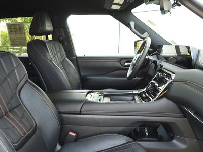 2025 Nissan Armada - Photo 32