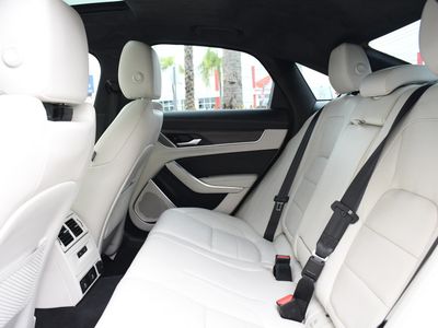2022 Jaguar XF — photo 25 view
