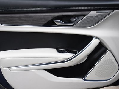 2022 Jaguar XF — photo 24 view