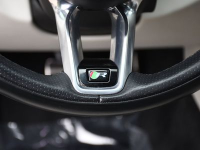 2022 Jaguar XF — photo 10 view