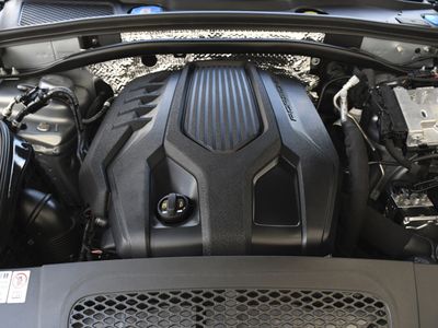 2024 Porsche Macan - Photo 35