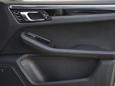 2024 Porsche Macan - Photo 32