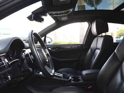 2024 Porsche Macan - Photo 23