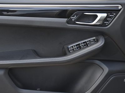 2024 Porsche Macan - Photo 25