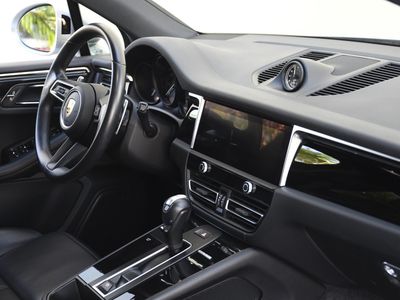 2024 Porsche Macan - Photo 31
