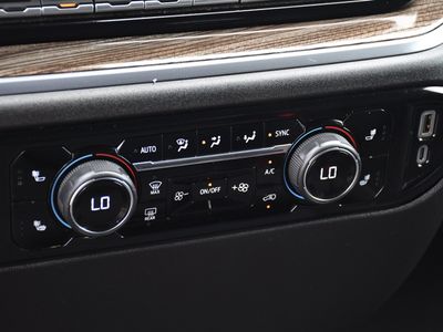 2023 Chevrolet Silverado 1500 — photo 12 view