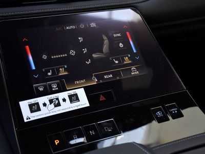 2026 INFINITI QX80 - Photo 12