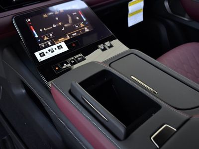 2026 INFINITI QX80 - Photo 12