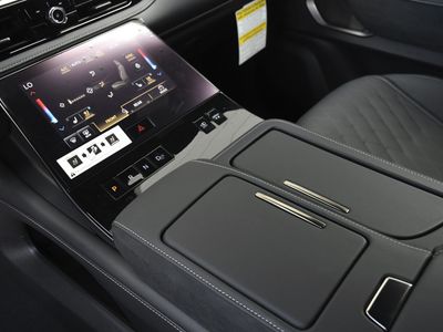 2026 INFINITI QX80 - Photo 12