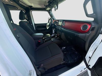2023 Jeep Gladiator - Photo 32
