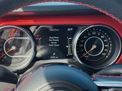 2023 Jeep Gladiator - Photo 11