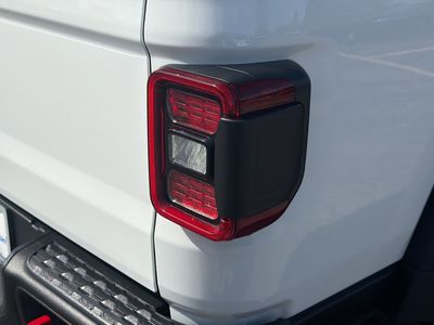 2023 Jeep Gladiator - Photo 28