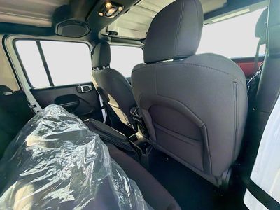 2023 Jeep Gladiator - Photo 30