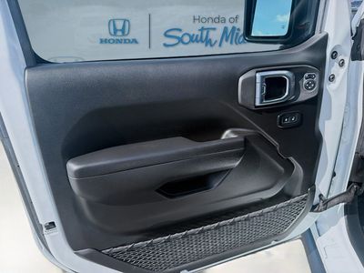 2023 Jeep Gladiator - Photo 20