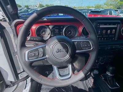 2023 Jeep Gladiator - Photo 10