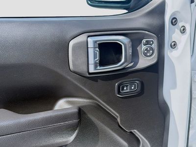 2023 Jeep Gladiator - Photo 17