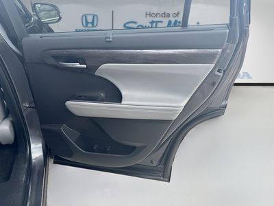 2023 Toyota Highlander - Photo 31