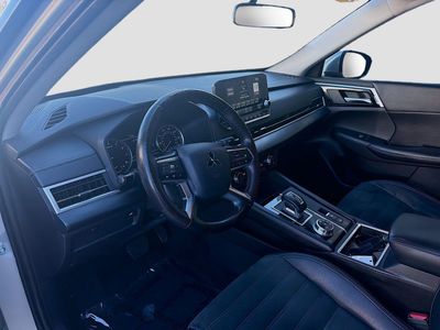 2022 Mitsubishi Outlander - Photo 9
