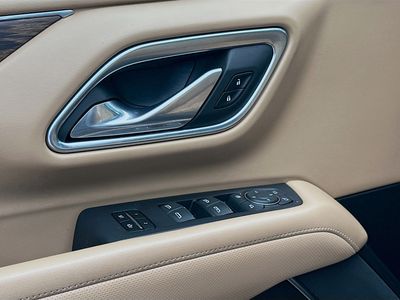 2023 Chevrolet Suburban - Photo 16