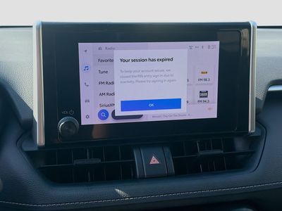 2023 Toyota RAV4 - Photo 13