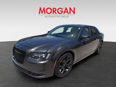 2023 Chrysler 300 - Photo 3
