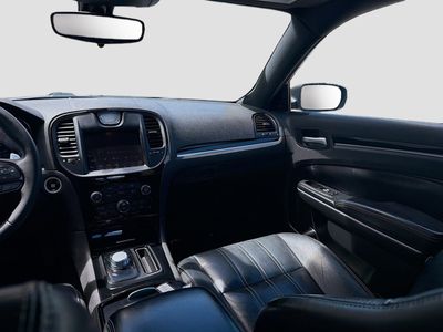 2023 Chrysler 300 - Photo 22