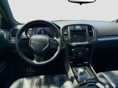2023 Chrysler 300 - Photo 21