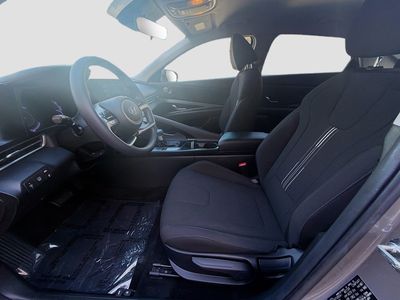 2023 Hyundai Elantra Hybrid - Photo 18