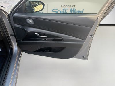 2023 Hyundai Elantra Hybrid - Photo 32