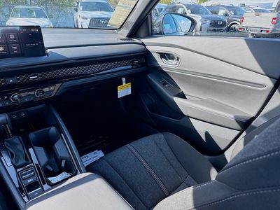 2026 Honda Accord Hybrid - Photo 18