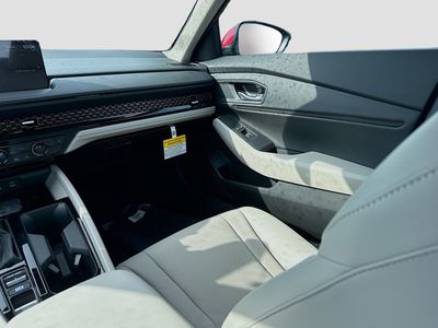2026 Honda Accord Hybrid - Photo 18