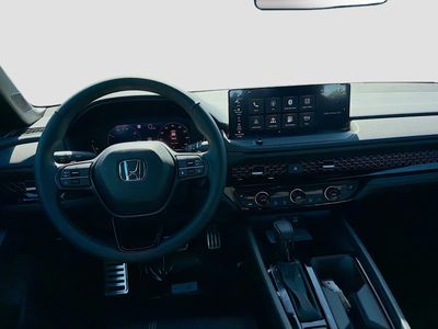 2026 Honda Accord Hybrid - Photo 17