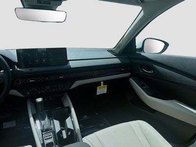 2026 Honda Accord Hybrid - Photo 18
