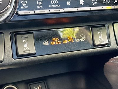 2023 Toyota RAV4 Hybrid - Photo 19
