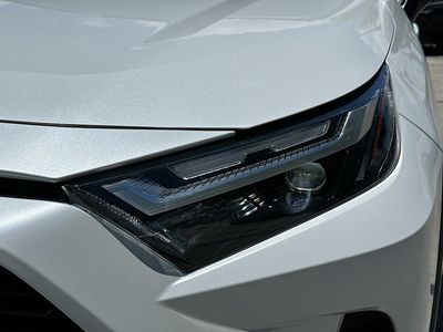 2023 Toyota RAV4 Hybrid - Photo 30