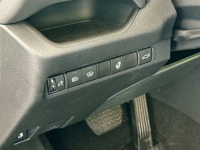 2023 Toyota RAV4 Hybrid - Photo 10