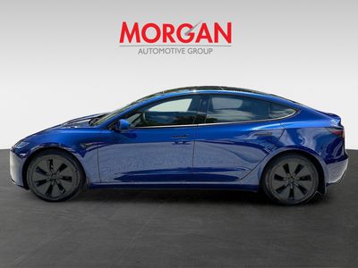 2025 Tesla Model 3 - Photo 4