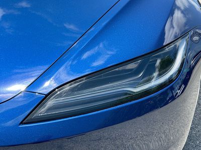 2025 Tesla Model 3 - Photo 30