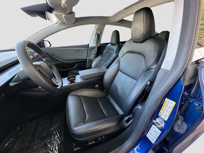 2025 Tesla Model 3 - Photo 20