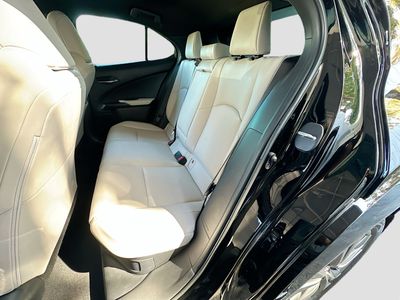 2025 Lexus UX - Photo 24