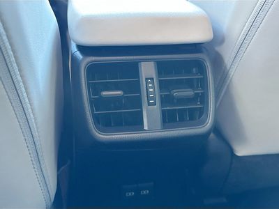 2025 Lexus UX - Photo 25