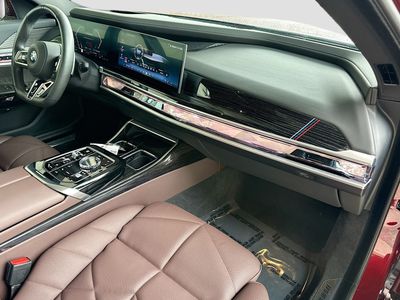 2025 BMW 7 Series - Photo 31