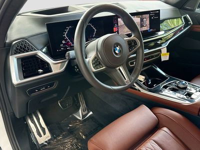 2025 BMW X7 - Photo 9