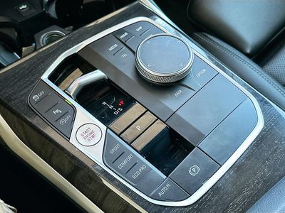 2023 BMW 3 Series - Photo 17