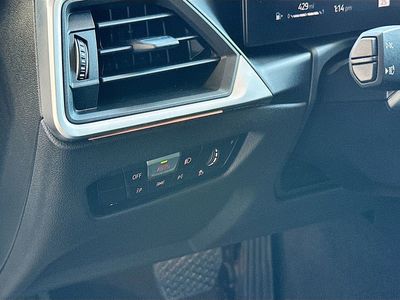 2023 BMW 3 Series - Photo 10