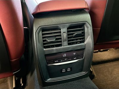 2024 BMW 3 Series - Photo 26