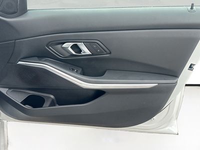 2024 BMW 3 Series - Photo 33