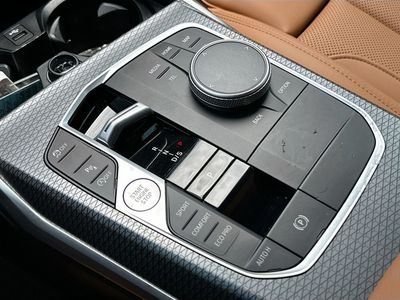 2025 BMW 3 Series - Photo 17